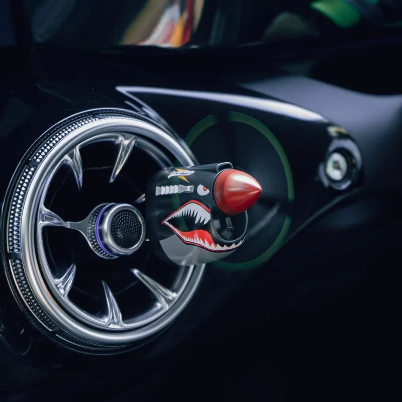 🌪️ Spinning Propeller Air Freshener: Vintage WWII Fighter Plane Car Diffuser (Aromatherapy Vent Decoration) 🌲