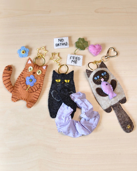 🐱Felt Kitty Keyring – Charm Clingers Cat Pouch with 5 Charm