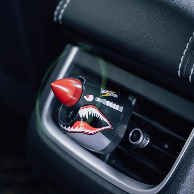 🌪️ Spinning Propeller Air Freshener: Vintage WWII Fighter Plane Car Diffuser (Aromatherapy Vent Decoration) 🌲