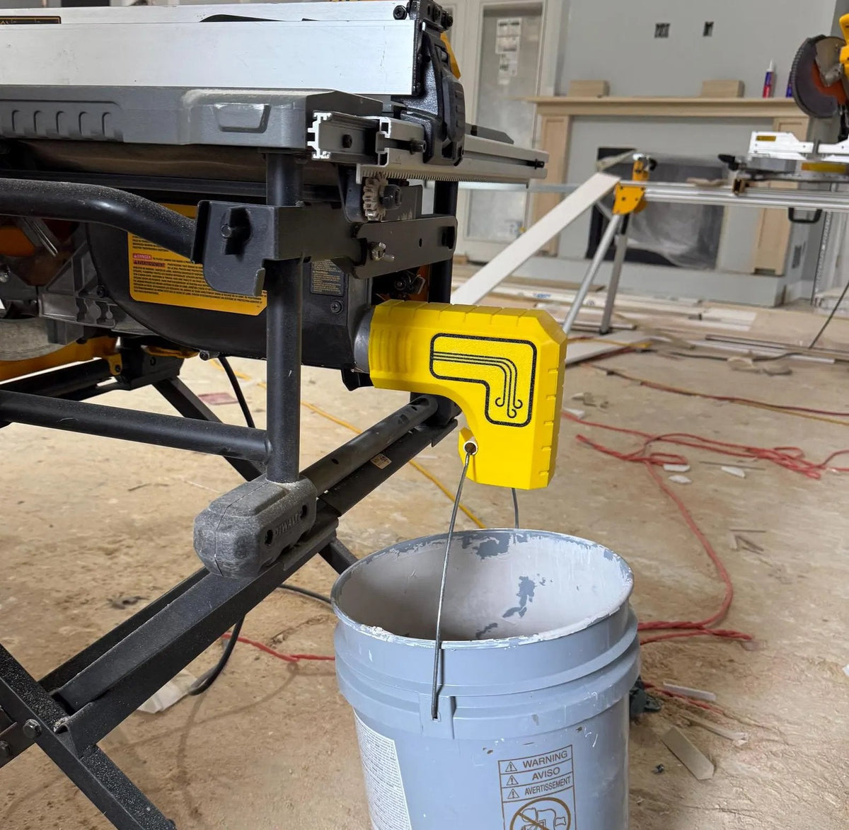 🔥LAST DAY 50% OFF - 🛠️Table Saw Dust Extraction Adapter Vacuum-Free Gravity Dust Collection, Bucket-Ready, Zero-Cleanup Design